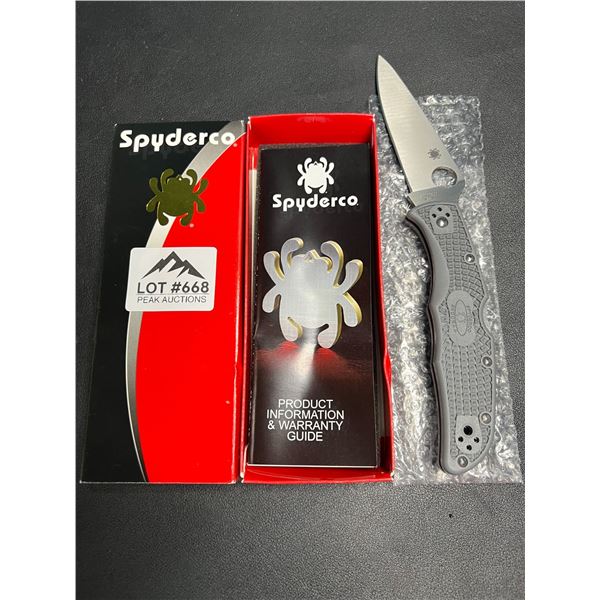 Lot of 1 Spyderco Endura Flat Ground Grey - Satin Blade Folding Knife