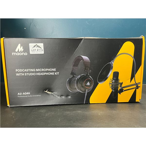 Lot of 1 Maono Podcasting Microphone With Studio Headphone Set