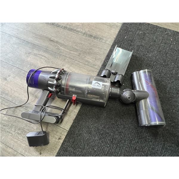 Lot of 1 Dyson Vacuum w/ Battery (*Used)