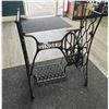 Image 2 : Lot of 1 Vintage Singer Cast Iron Treadle Sewing Machine (*Used)