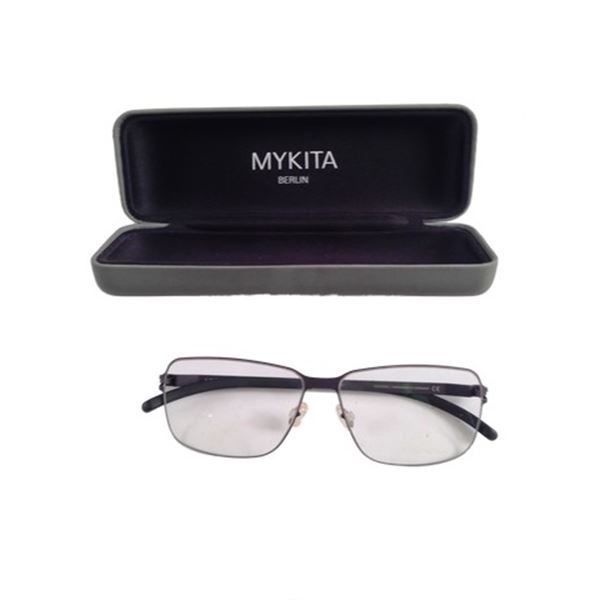 Father Figures Peter (Ed Helms) Hero Glasses Movie Props