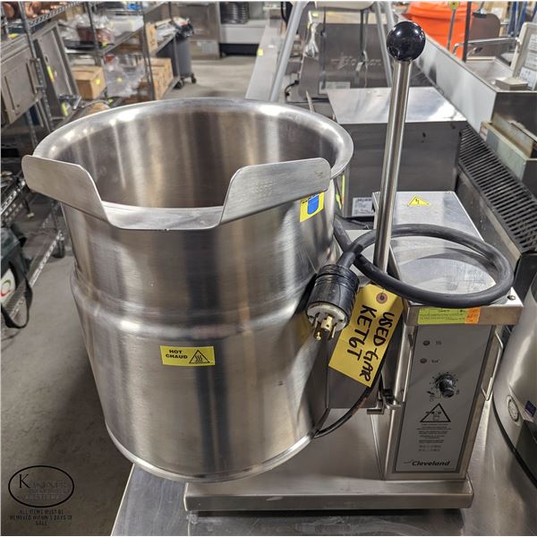 CLEVELAND ELECTIC 6 GALLON TILTING STEAM KETTLE,