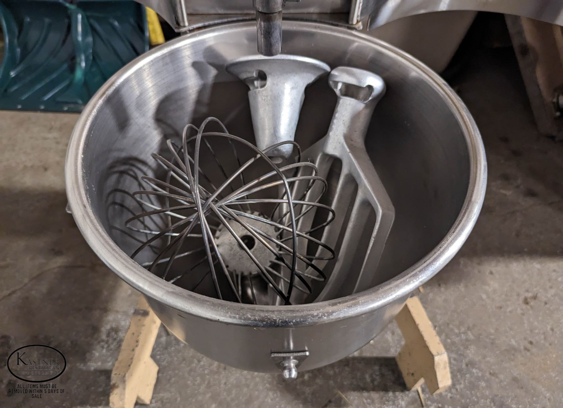 BLAKESLEE 20 QUART MIXER W/ WHIP, PADDLE Kastner Auctions