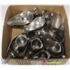 Image 1 : 9 STAINLESS STEEL GRAVY BOATS W/ 5 S/S CREAM/SYRUP