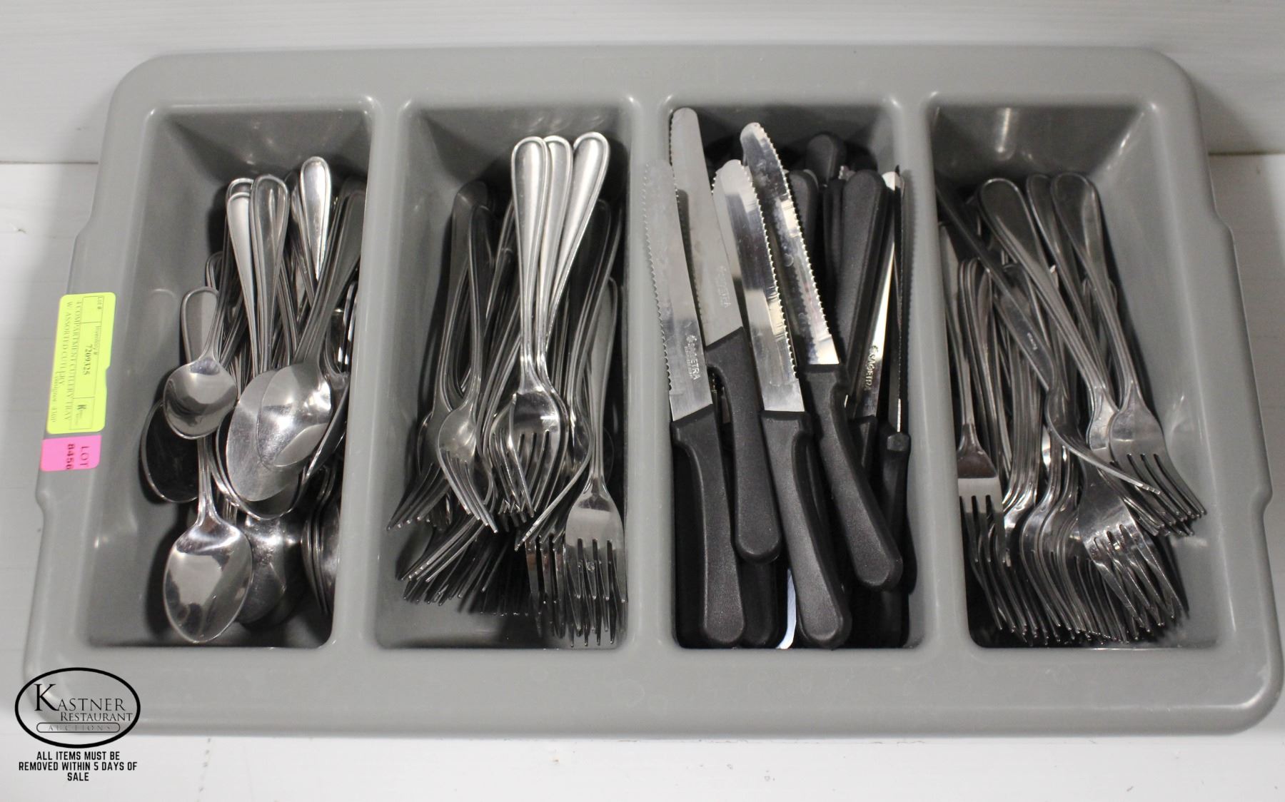 4 COMPARTMENT CUTLERY TRAY W/ ASSORTED CUTLERY