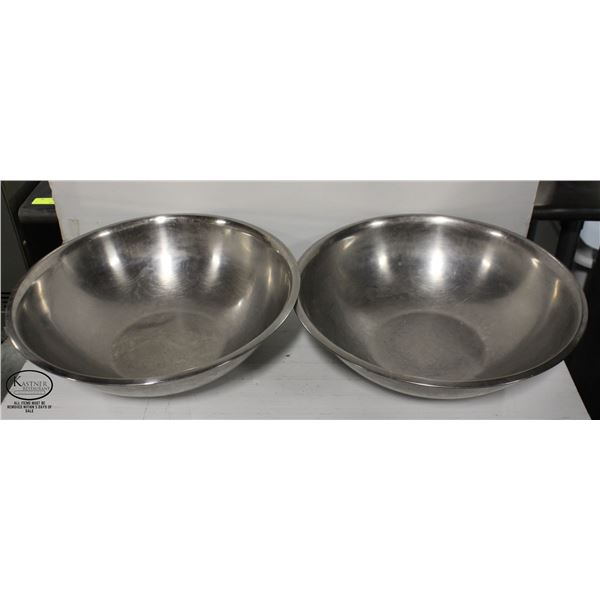 LOT OF 2 LARGE STAINLESS STEEL MIXING BOWLS
