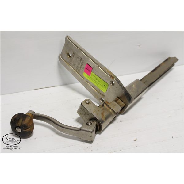 EDLUND COMMERCIAL TABLE MOUNT CAN OPENER