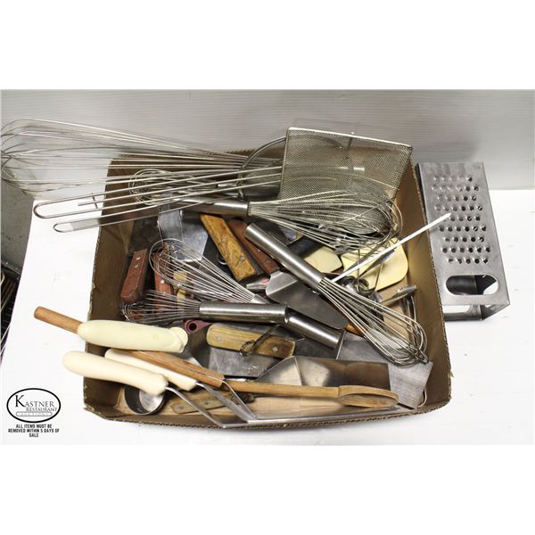 FLAT OF ASSORTED KITCHEN UTENSILS INCL: TURNERS,