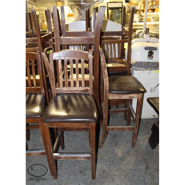 LOT OF 12 WOOD AND LEATHERETTE BAR CHAIRS - NEED