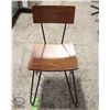 Image 1 : LOT OF 4 WOOD & METAL DINING CHAIRS