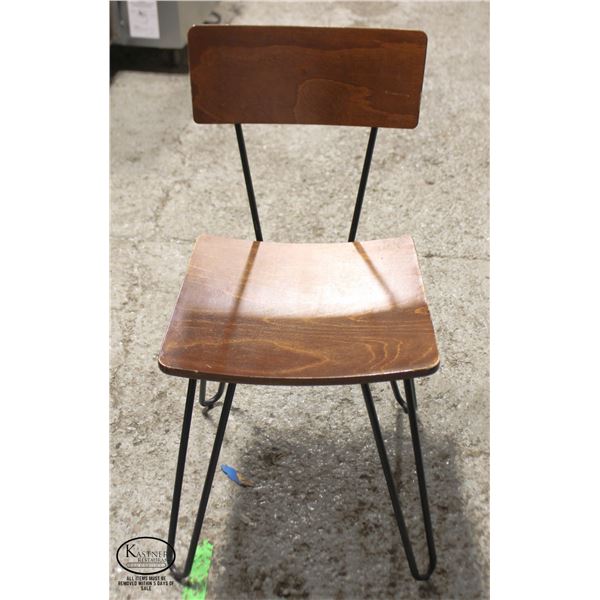 LOT OF 4 WOOD & METAL DINING CHAIRS