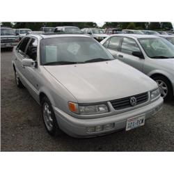  1997 VOLKSWAGEN PASSAT-V6 - 74,548 Act