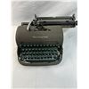 Image 2 : Vnitage Remington Typewriter