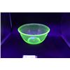 Image 1 : Green Depression Uranium Glass Achor Hocking Mixing Bowl 10" (Glows)