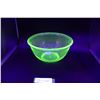 Image 2 : Green Depression Uranium Glass Achor Hocking Mixing Bowl 10" (Glows)