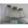 Image 3 : (3) Clear Salt and Pepper Shakers