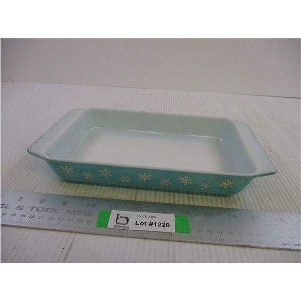 Pyrex Snowflake Patterned Dish