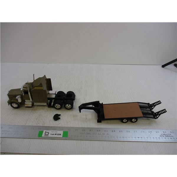 (2) ERTL Semi-Trailer (19.5")