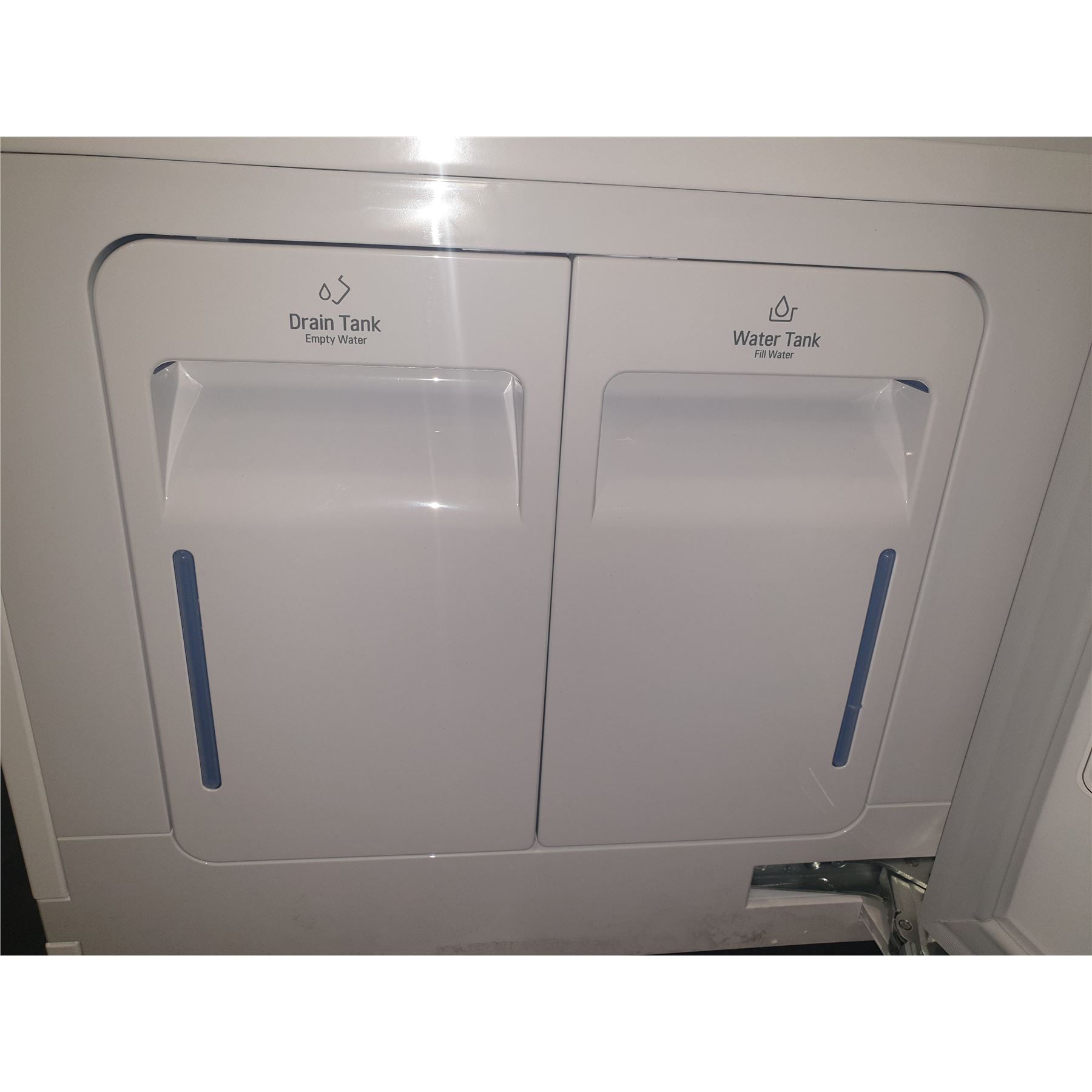 LG S3CW Styler Steam Closet with True Steam Metallic Charcoal