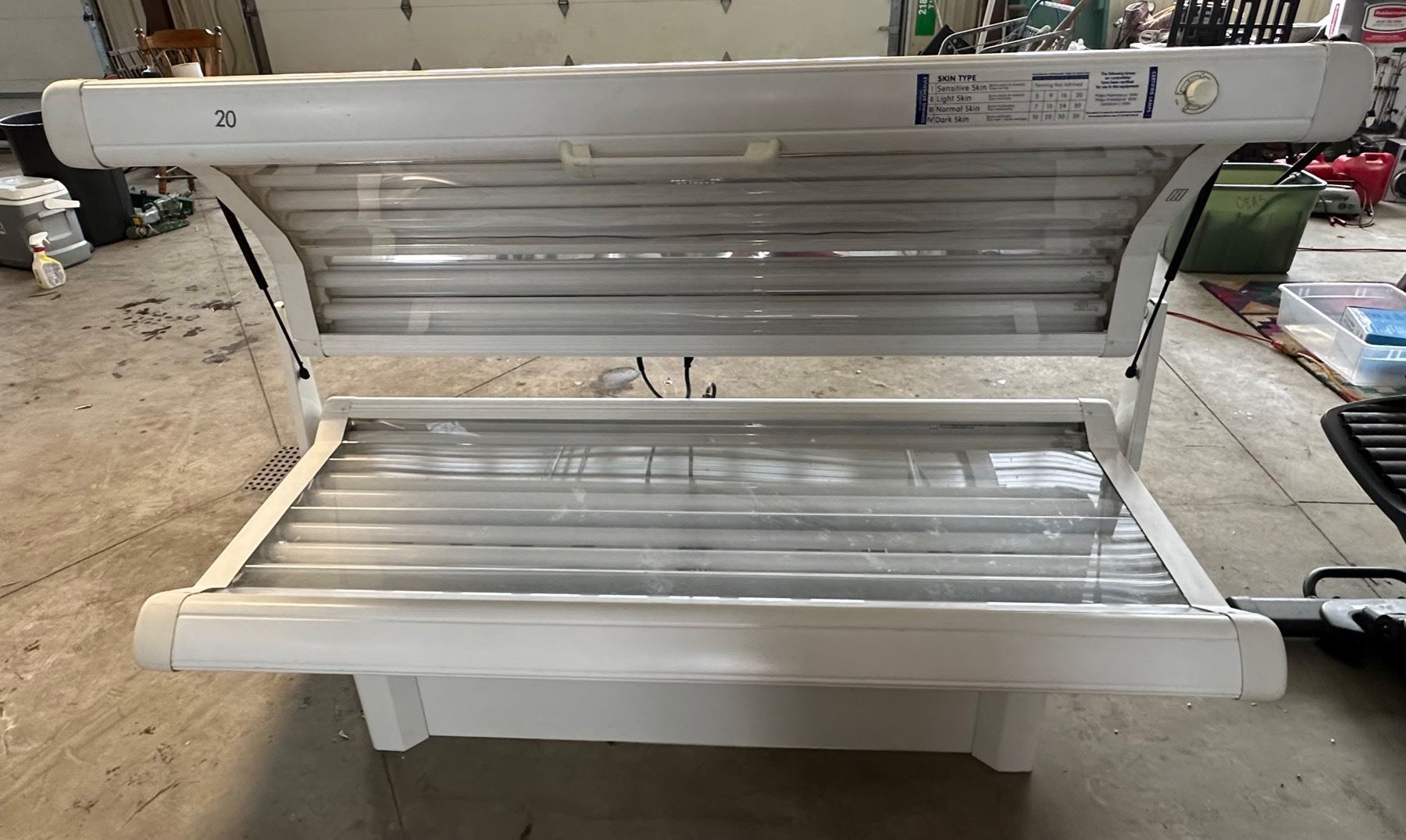 PRO SUN SELECT TANNING BED - WORKS!