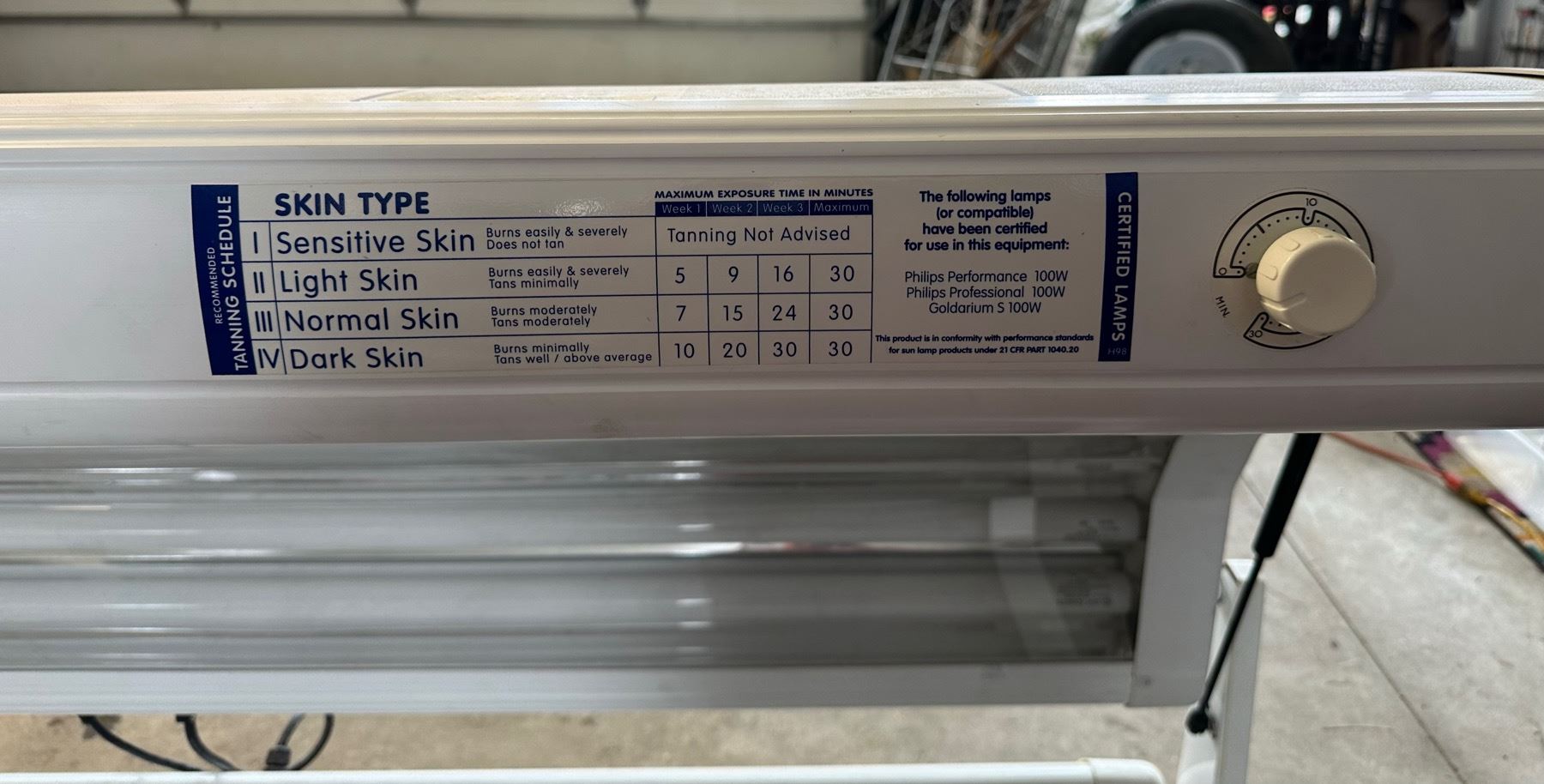 PRO SUN SELECT TANNING BED - WORKS!