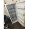 Image 2 : Frigidaire Stand Up Freezer