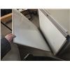 Image 2 : White Board Lot