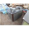 Image 2 : 2 Condiment Tables