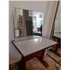 Image 1 : Mirror, Table B