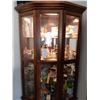 Image 4 : Curio Cabinet C