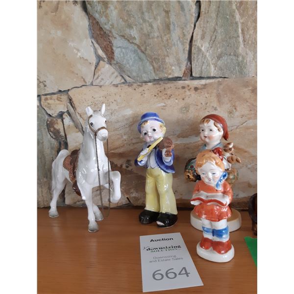 Figurines A