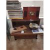 Image 1 : Vinyl Records & Cabinet C