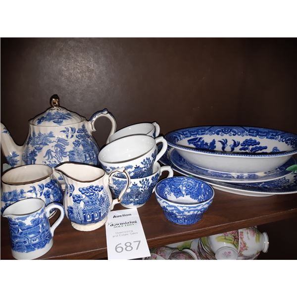 Blue Willow Servingware cat a