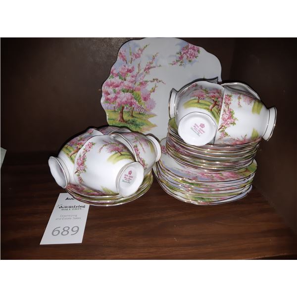 Royal Albert Blossom Time Cat A