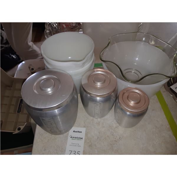 Vintage Pyrex & More Cat B