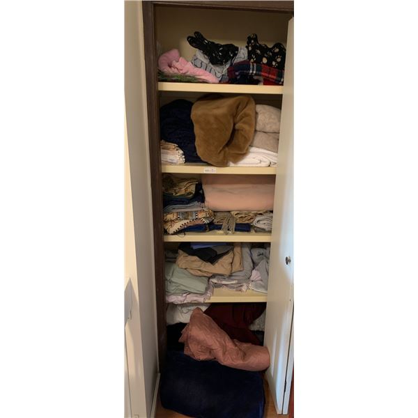 Closet Full of Linens (Blankets, Quilts, and More!)