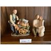 Image 1 : 2 x Figurines - Wine Seller and Sitting Couple