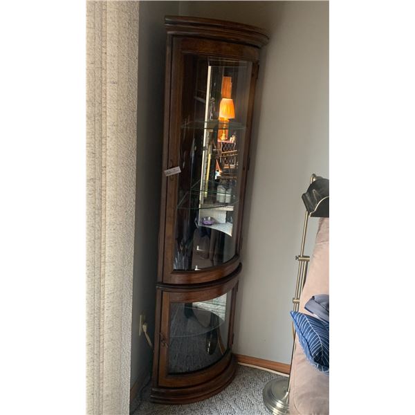 Beautiful Mirrored Curio Cabinet