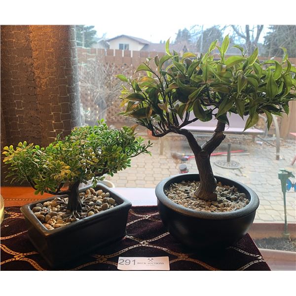 2 x Potted Artficial Plants