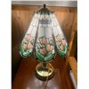 Image 2 : Vintage Stained Glass-Style Lamp