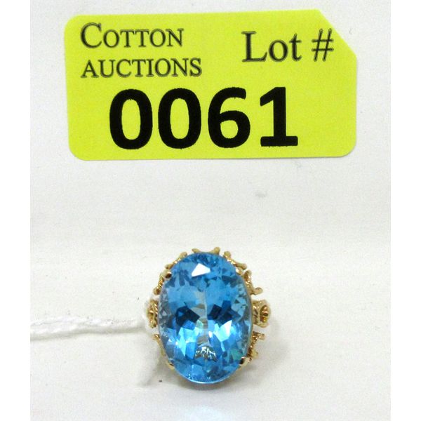 10 KT Gold Ring with 10 Carat Blue Spinel Stone