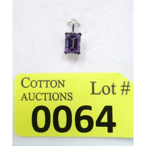 10 KT White Gold Amethyst Pendant 