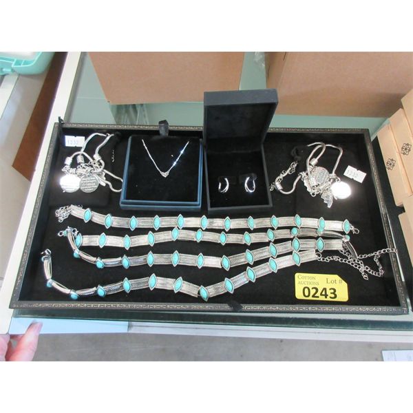 8 Piece Lot of New Jewelry 