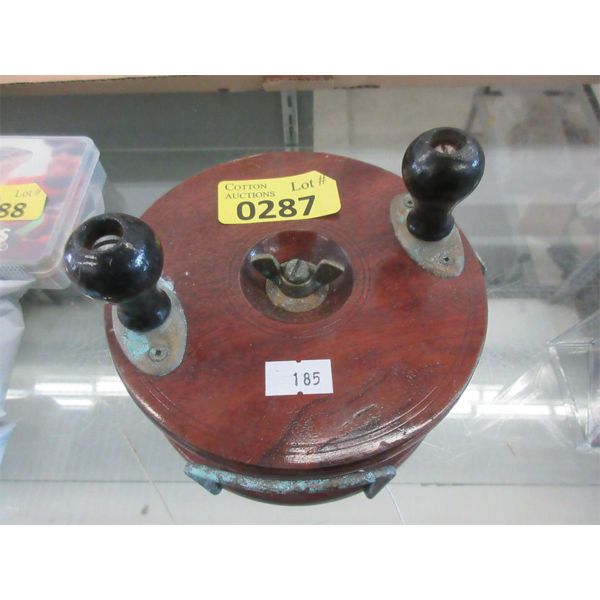 Vintage Peetz 6" Fishing Reel