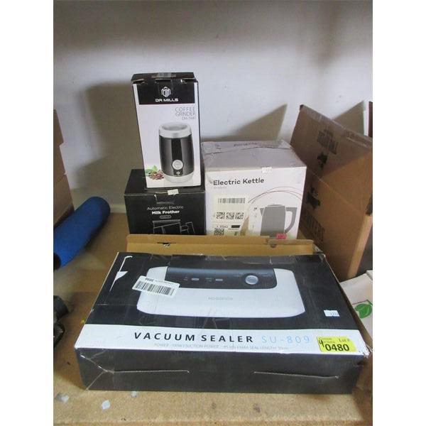 4 Piece Lot of Small Kitchen Appliances