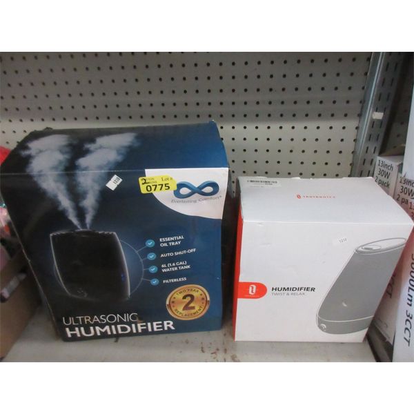 2 Assorted Small Humidifiers 