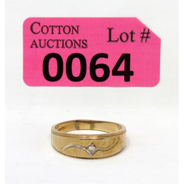 10 KT Gold & Diamond Band Ring - Size 11.5