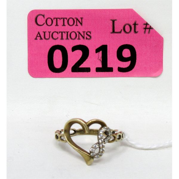 10 KT Gold & Diamond Eternity Heart Ring 