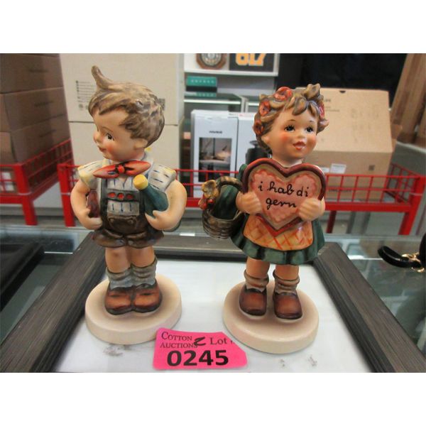 2 Goebel Collectors Club Hummel 5.3/4" Figurines