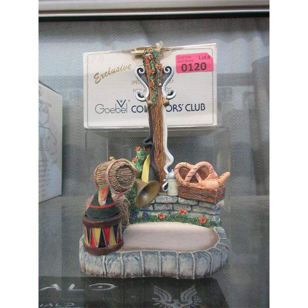 1998 Goebel Oktoberfest Hummelscape with Box